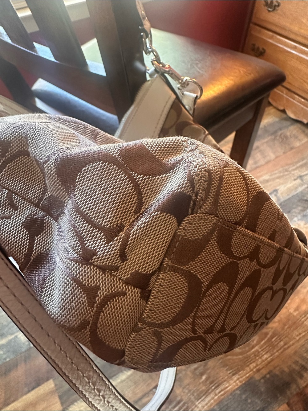 Coach Brown Signature Canvas Shoulder Bag with White Trim - Picture 4 of 12